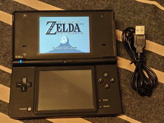 Nintendo DSi con juegos