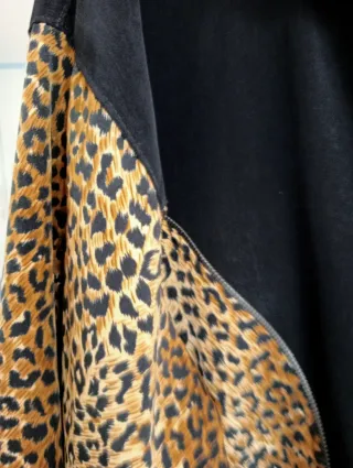 Chaqueta con estampado de leopardo