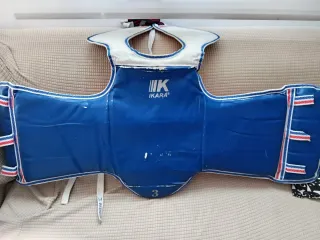 Ropa y Protecciones Taekwondo IKARA