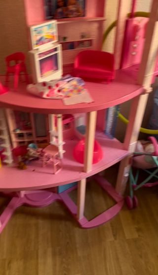 Casa Barbie Dreamhouse con tobogán y piscina