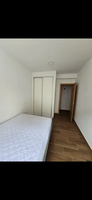 Buscamos pareja para alquilar habitación