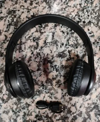 Auriculares deportivos P47 ranura Microsd 32GB