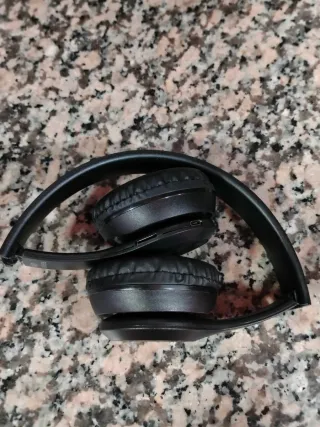 Auriculares deportivos P47 ranura Microsd 32GB