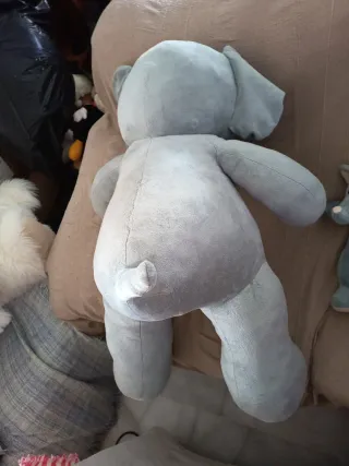 Peluche elefante grande y pequeño.