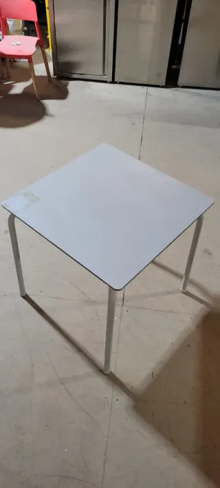 Mesa de terraza bar metal blanca