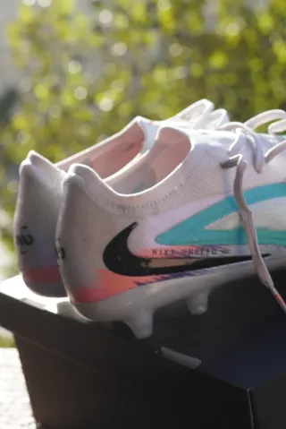 Nike Phantom 6 Low Elite AG (Relva Sintética)