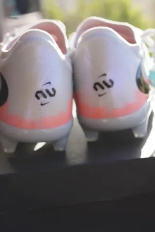 Nike Phantom 6 Low Elite AG (Relva Sintética)