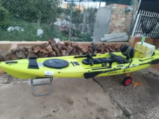 Kayak Ocean Kayak con motor y sonda