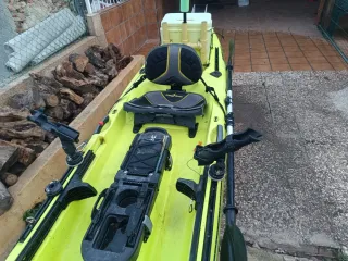 Kayak Ocean Kayak con motor y sonda