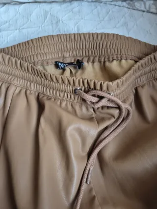 Falda polipiel Zara bolsillos laterales