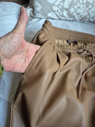 Falda polipiel Zara bolsillos laterales