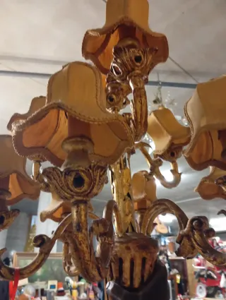 Lampadario antico figura uomo