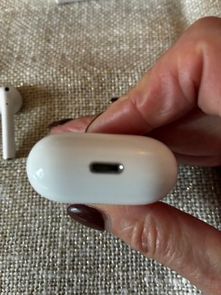 AirPods Apple 2 con custodia di ricarica