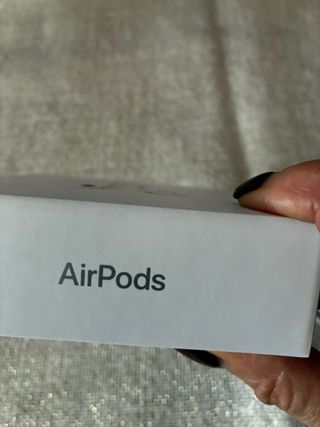 AirPods Apple 2 con custodia di ricarica