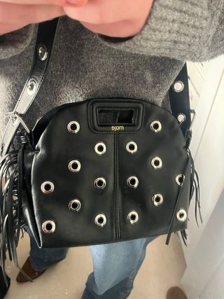 Bolso Maje Negro con Tachuelas y Flecos