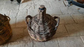 Botellas garrafas de vino antiguas