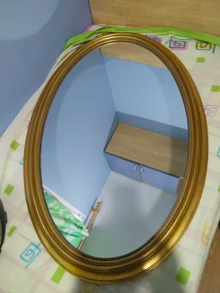 Espejo Ovalado Marco Dorado