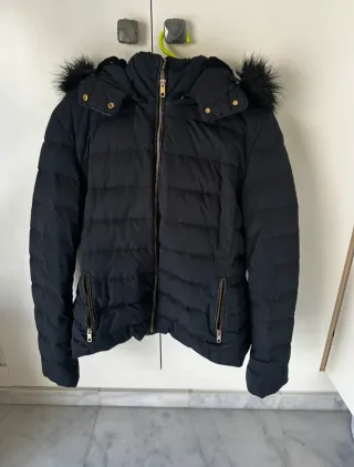 Cazadora de plumas Zara negra