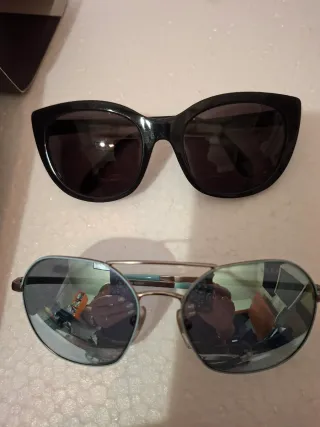 Occhiali da sole e da vista a euro 30 cadauno.