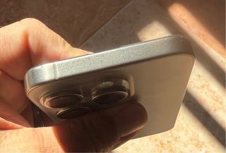 iPhone 15 Pro Gris (Sin Placa Base)