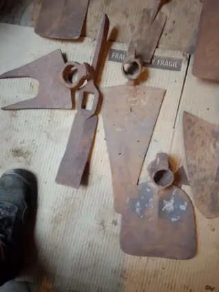Herramientas de forja antiguas para campo