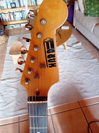 Guitarra Eléctrica con amplificador