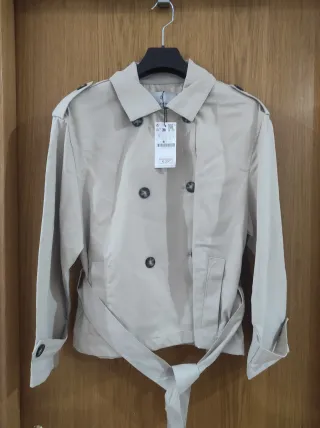 Abrigo ligero parca beige