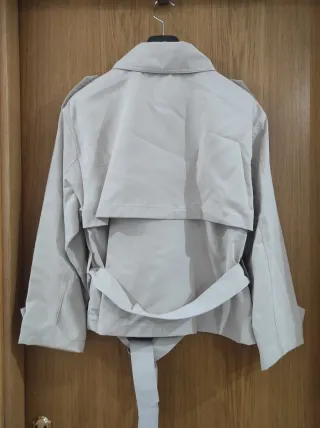 Abrigo ligero parca beige