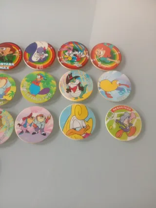 27 Tazos Looney Tunes y 3 son repetidos