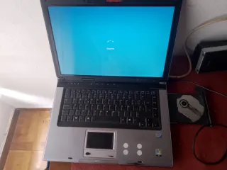 Portátil Asus 17 Intel Core 2 Duo.NO ENVIO