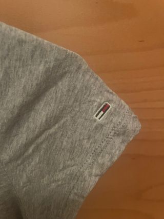 Camiseta Tommy Hilfiger Gris