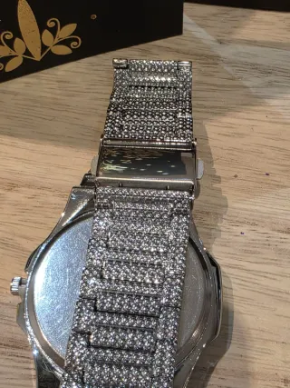 Orologio di Lusso Argentato con Cristalli