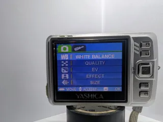 Cámara Digital Yashica EZF524 MK-II + Funda