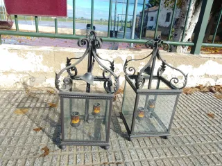 Lámparas antiguas de forja y cristal