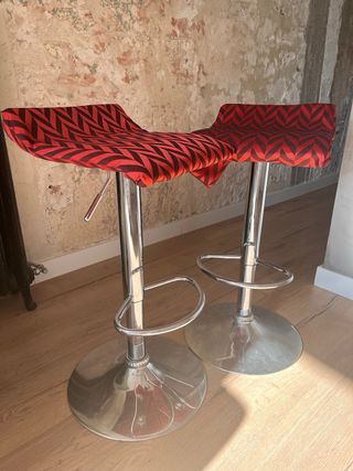 2 Taburetes Extensibles Bar Rojo/Plata.