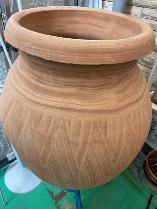 Jarrón de barro antiguo -más de 100 años