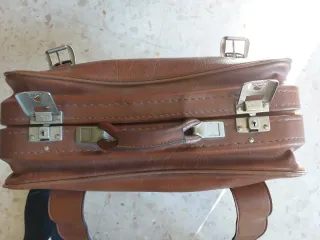 Maleta vintage antigua marrón