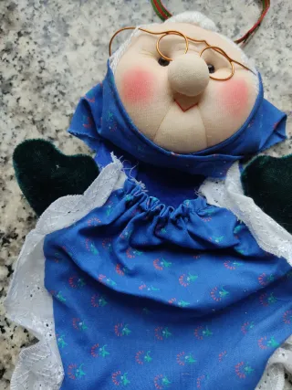 Befana artigianale in stoffa e ciniglia