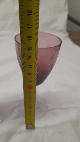 4 calici di vino in cristallo intagliato viola