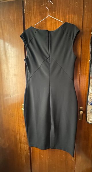 Vestido negro sin mangas