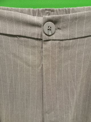 Pantalones de raya diplomática marrón