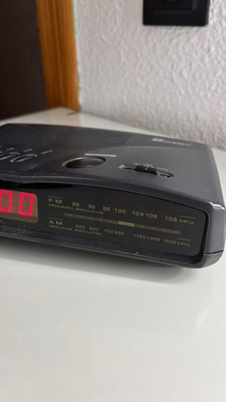 Radio Despertador Vintage Digital FM/AM