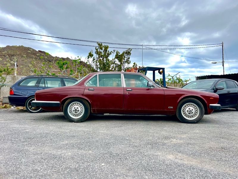 Jaguar XJ 1985 4.2 - foto 1