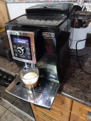 Cafetera Delonghi Cappuccino Negra