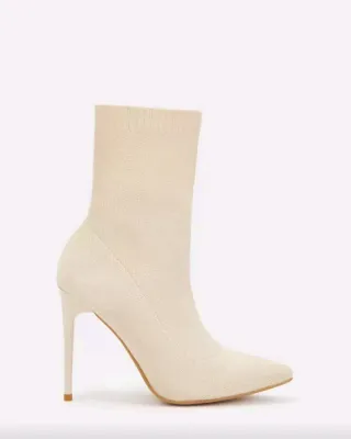 Botín beige tacón alto punta fina