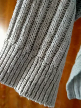 Jersey de mujer cuello alto gris