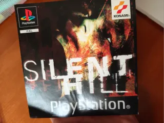 Silent Hill PS1 Portada y Contraportada