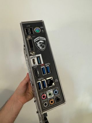 Intel i7-7700k + Placa Base MSI Krait Gaming.