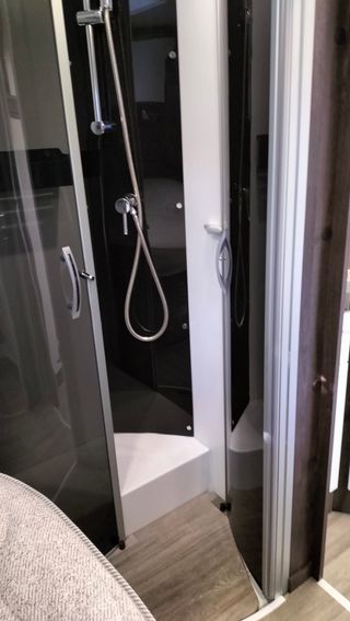 Autocaravana Benimar Tessoro 495 UP cama isla 5p