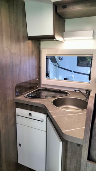 Autocaravana Benimar Tessoro 495 UP cama isla 5p